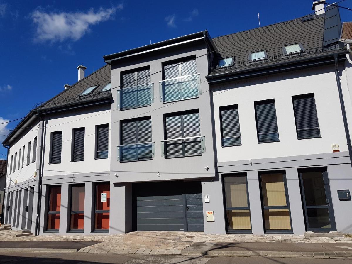 Silver Lodge Apartments Эгер Экстерьер фото