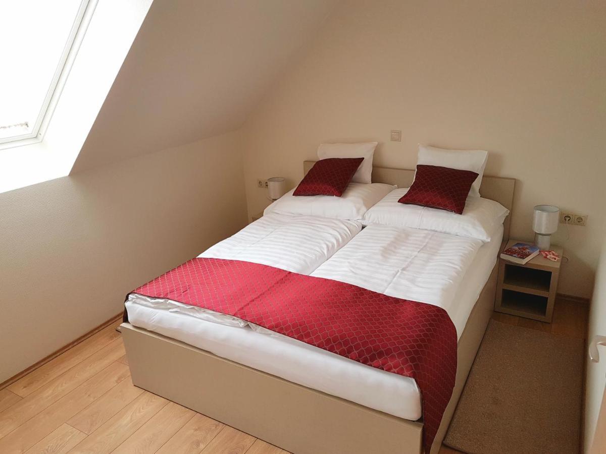 Silver Lodge Apartments Эгер Экстерьер фото