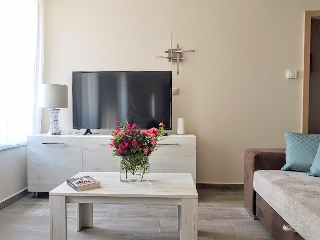 Silver Lodge Apartments Эгер Экстерьер фото