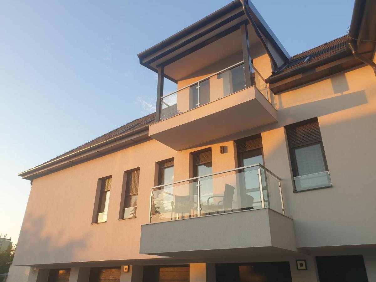 Silver Lodge Apartments Эгер Экстерьер фото