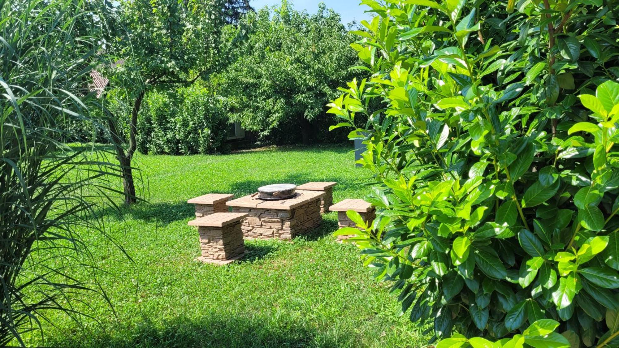 Silver Lodge Apartments Эгер Экстерьер фото