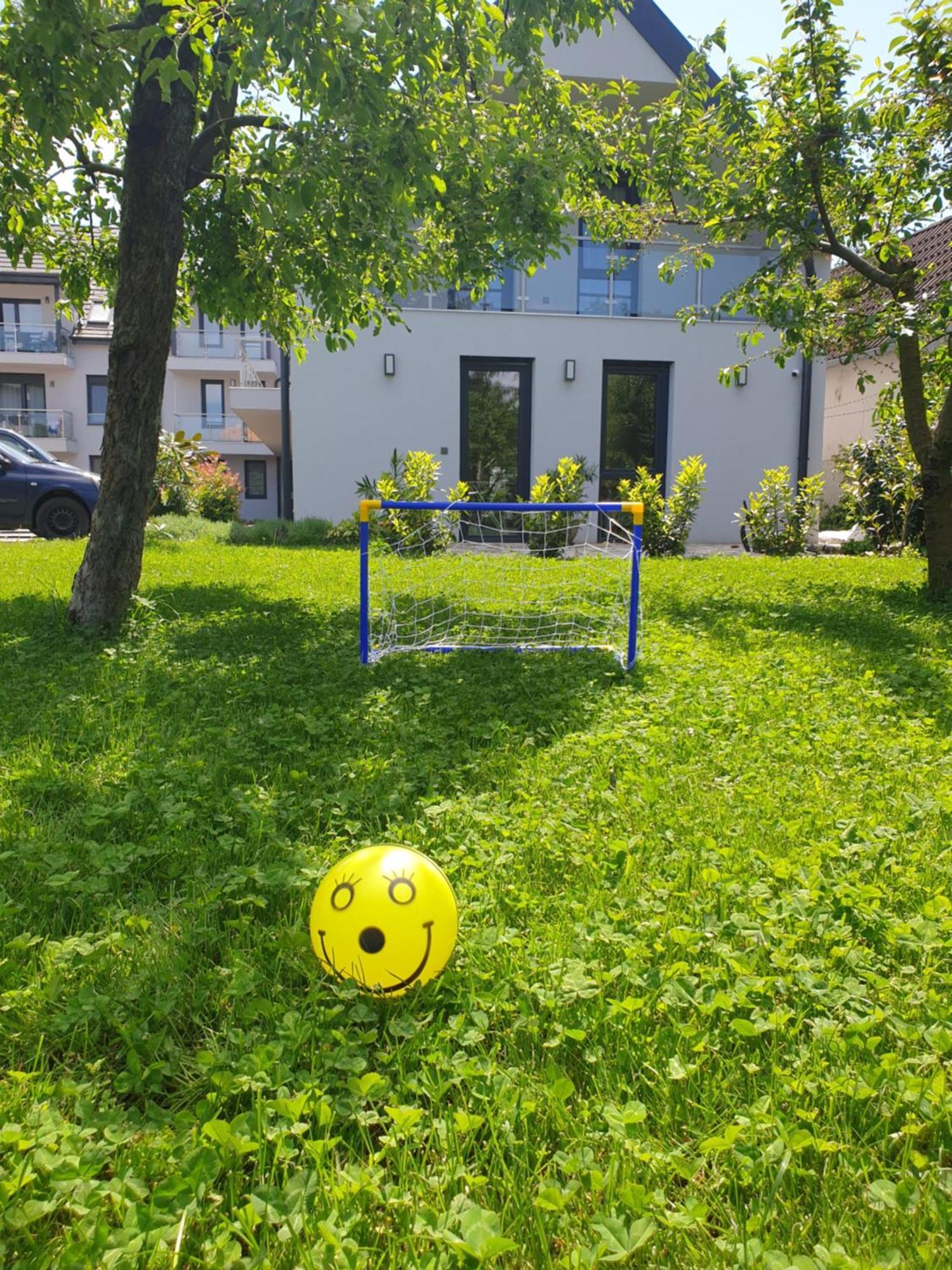 Silver Lodge Apartments Эгер Экстерьер фото